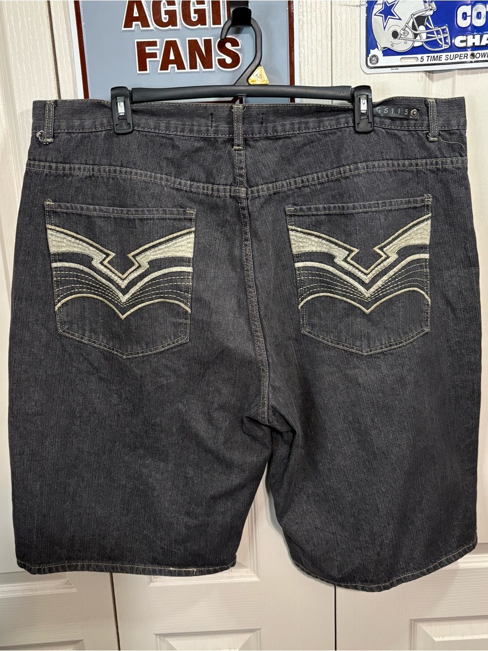 GS-115 Men's Gray Denim Shorts with Embroidered Back Pockets